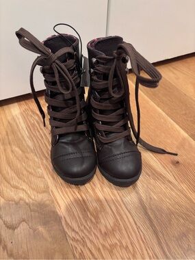 NWT Lace-Up Brown Ankle Boots for toddlers - size 5T